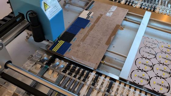 CHMT48VB 벤치탑 SMT 픽 앤 플래시 머신 58 피더 2 비전 카메라